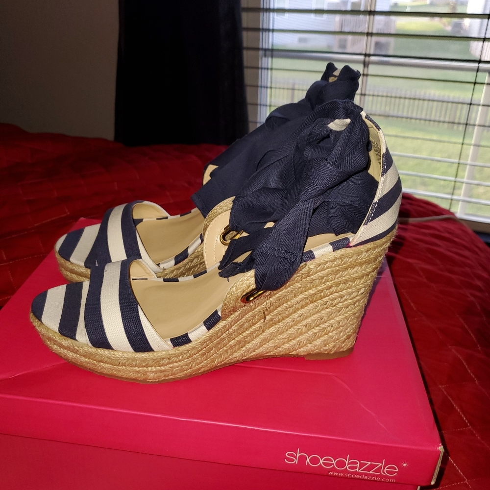 Wedge heels tie around ankle